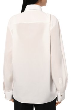 Женская рубашка ELIE SAAB белого цвета, арт. SH009 | Фото 4 (Рукава: Длинные; Драгоценные камни: Проставлено; Материал внешний: Хлопок, Синтетический материал; Длина (для топов): Удлиненные; Материал сплава: Проставлено; Стили: Кэжуэл; Принт: Без принта; Женское Кросс-КТ: Рубашка-одежда)