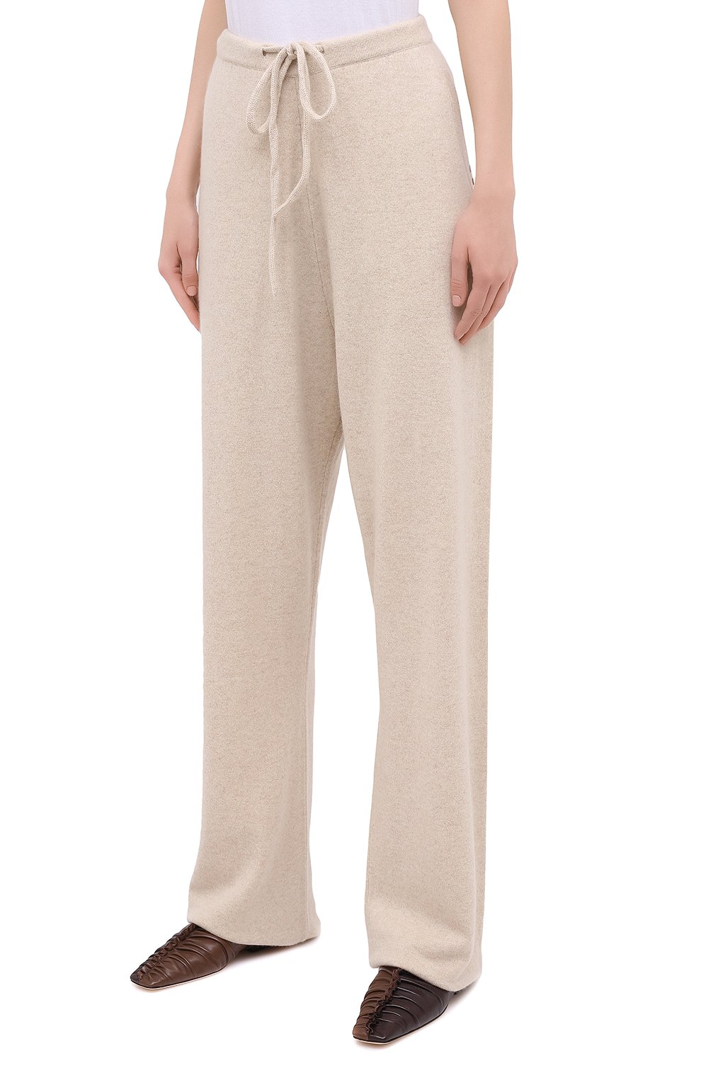 Кашемировые брюки EXTREME CASHMERE бежевого цвета по цене 82350 руб., арт. 142/RUN, фото 3 Кашемировые брюки EXTREME CASHMERE, арт. 142/RUN, фото 3