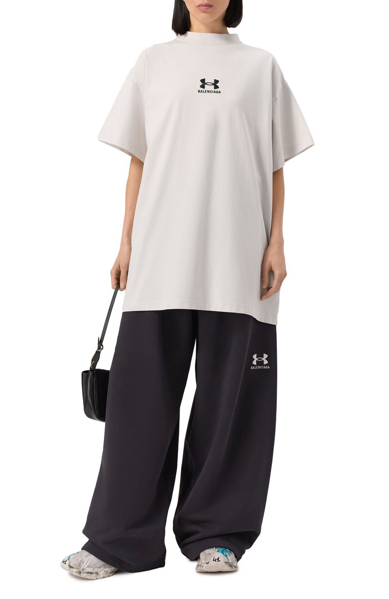 Мужского хлопковая футболка balenciaga х under armour BALENCIAGA кремового цвета, арт. 787349/TRVB7 | Фото 6 (Региональные ограничения белый список (Axapta Mercury): Не проставлено; Нос: Не проставлено; Материал внешний: Хлопок; Принт: Без принта; Стили: Гранж; Мужское Кросс-КТ: Футболка-одежда)