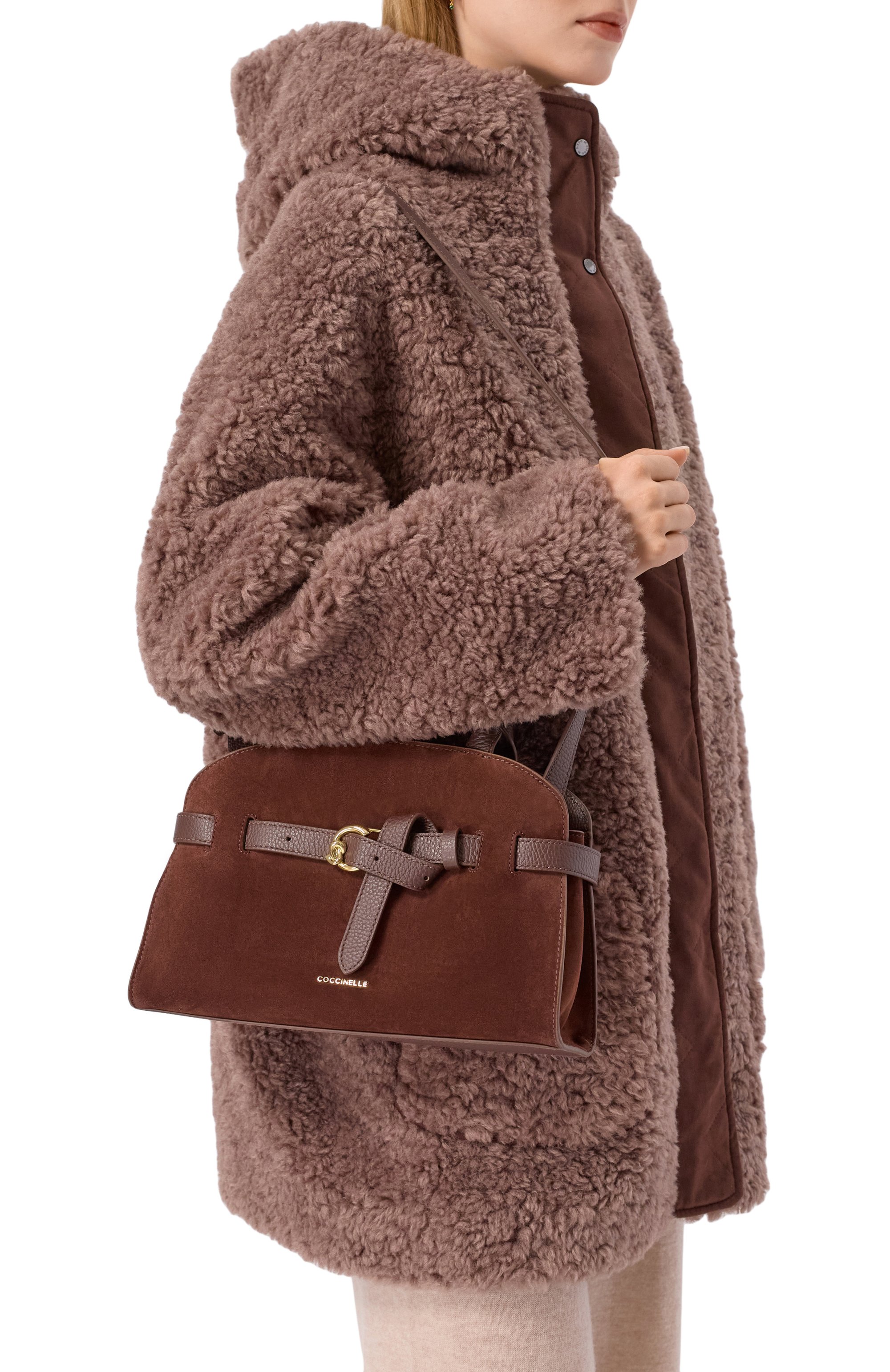 Сумка sabine small COCCINELLE темно-коричневого цвета по цене 45150 руб., арт. E1 TLB 18 02 01, фото 2 Сумка sabine small COCCINELLE, арт. E1 TLB 18 02 01, фото 2