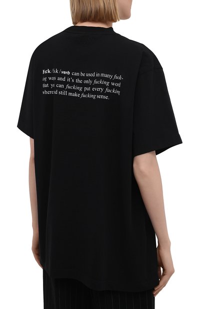 Хлопковая футболка VETEMENTS черного цвета по цене 32850 руб., арт. UA52TR160B 1602/W, фото 4 Хлопковая футболка VETEMENTS, арт. UA52TR160B 1602/W, фото 4