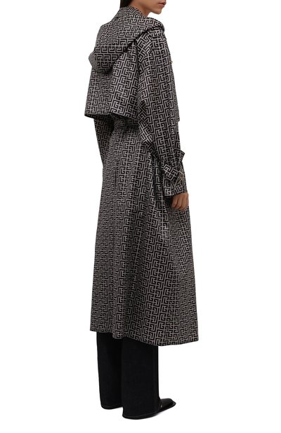Плащ BALMAIN черно-белого цвета по цене 238500 руб., арт. WF1TL016/I711, фото 4 Плащ BALMAIN, арт. WF1TL016/I711, фото 4