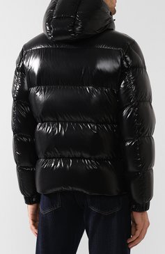 Мужская пуховик valentino x moncler vlogo VALENTINO черного цвета, арт. SV3CN00A5AG | Фото 4 (Мужское Кросс-КТ: Пуховик-верхняя одежда, Верхняя одежда, пуховик-короткий; Длина (верхняя одежда): Короткие; Материал подклада: Синтетический материал; Материал внешний: Синтетический материал; Рукава: Длинные; Кросс-КТ: Пуховик, Куртка; Статус проверки: Проверена категория; Материал утеплителя: Пух и перо; Драгоценные камни: Проставлено; Материал сплава: Проставлено; Стили: Кэжуэл)