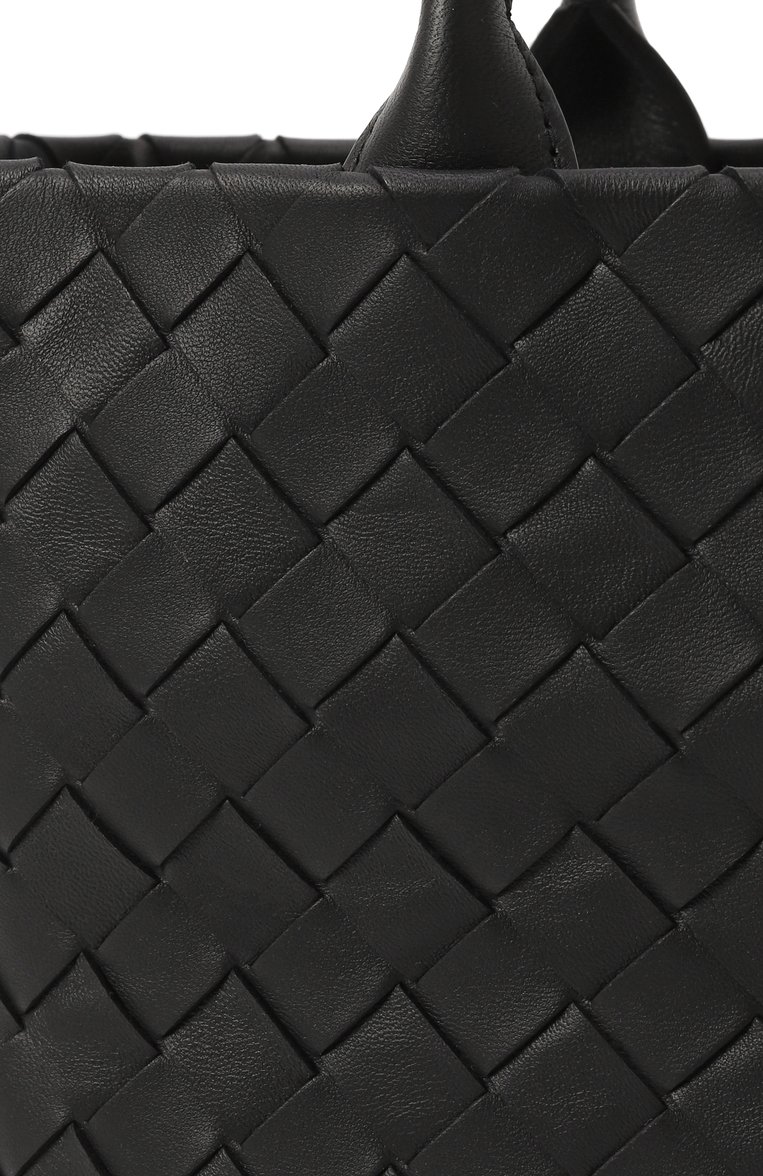 Женская сумка BOTTEGA VENETA черного цвета, арт. 600887/V3UH3 | Фото 3 (Материал: Натуральная кожа; Размер: medium; Материал сплава: Проставлено; Драгоценные камни: Проставлено)