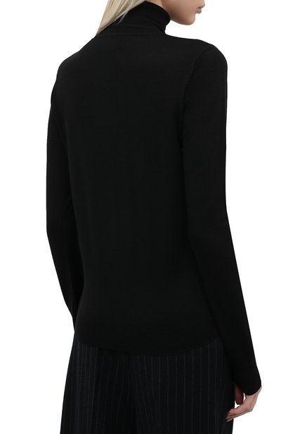 Шерстяная водолазка TOTEME черного цвета по цене 25200 руб., арт. 211-554-751, фото 4 Шерстяная водолазка TOTEME, арт. 211-554-751, фото 4