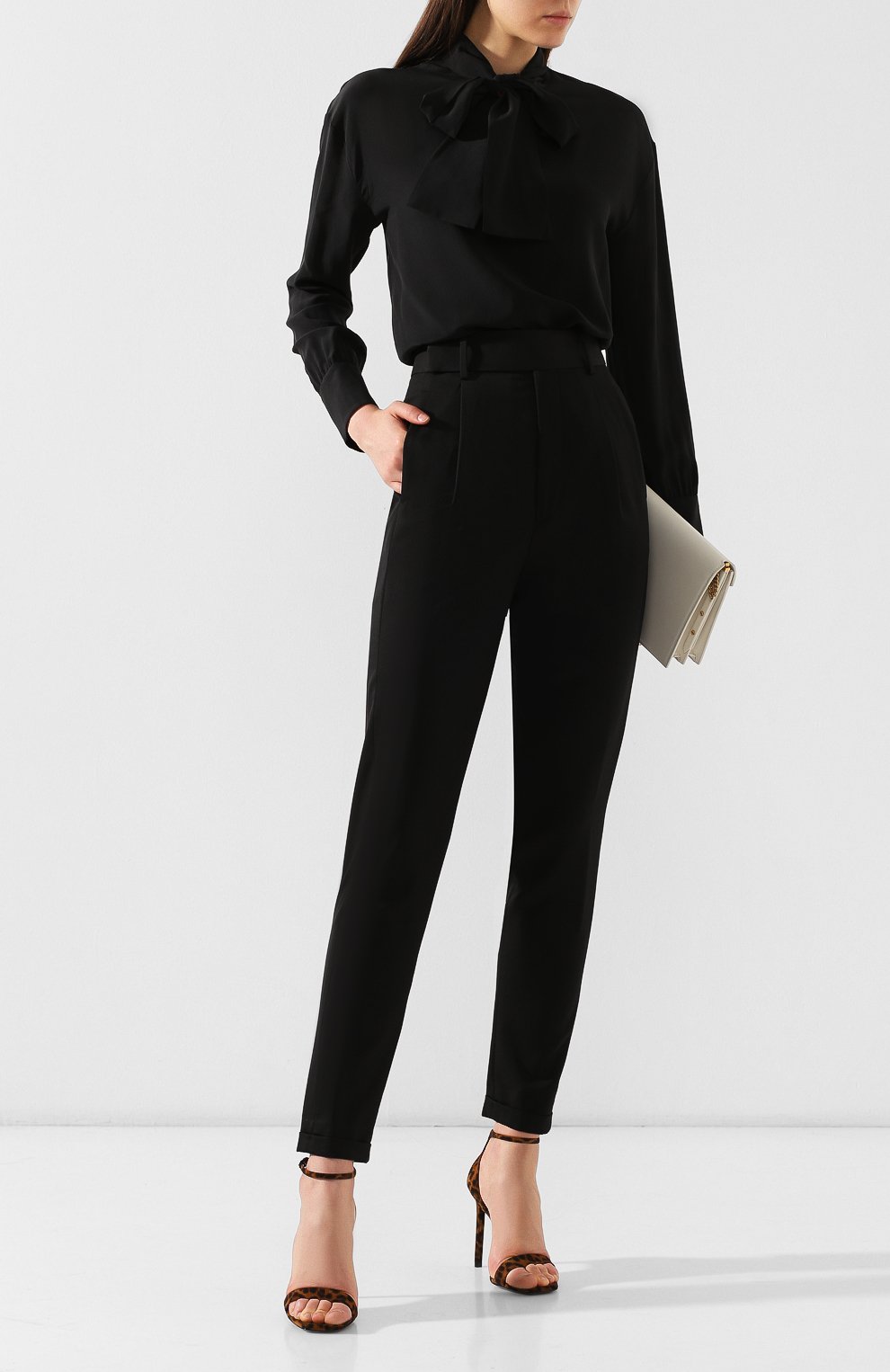 Шерстяные брюки SAINT LAURENT черного цвета по цене 104500 руб., арт. 576644/Y173Q, фото 2 Шерстяные брюки SAINT LAURENT, арт. 576644/Y173Q, фото 2