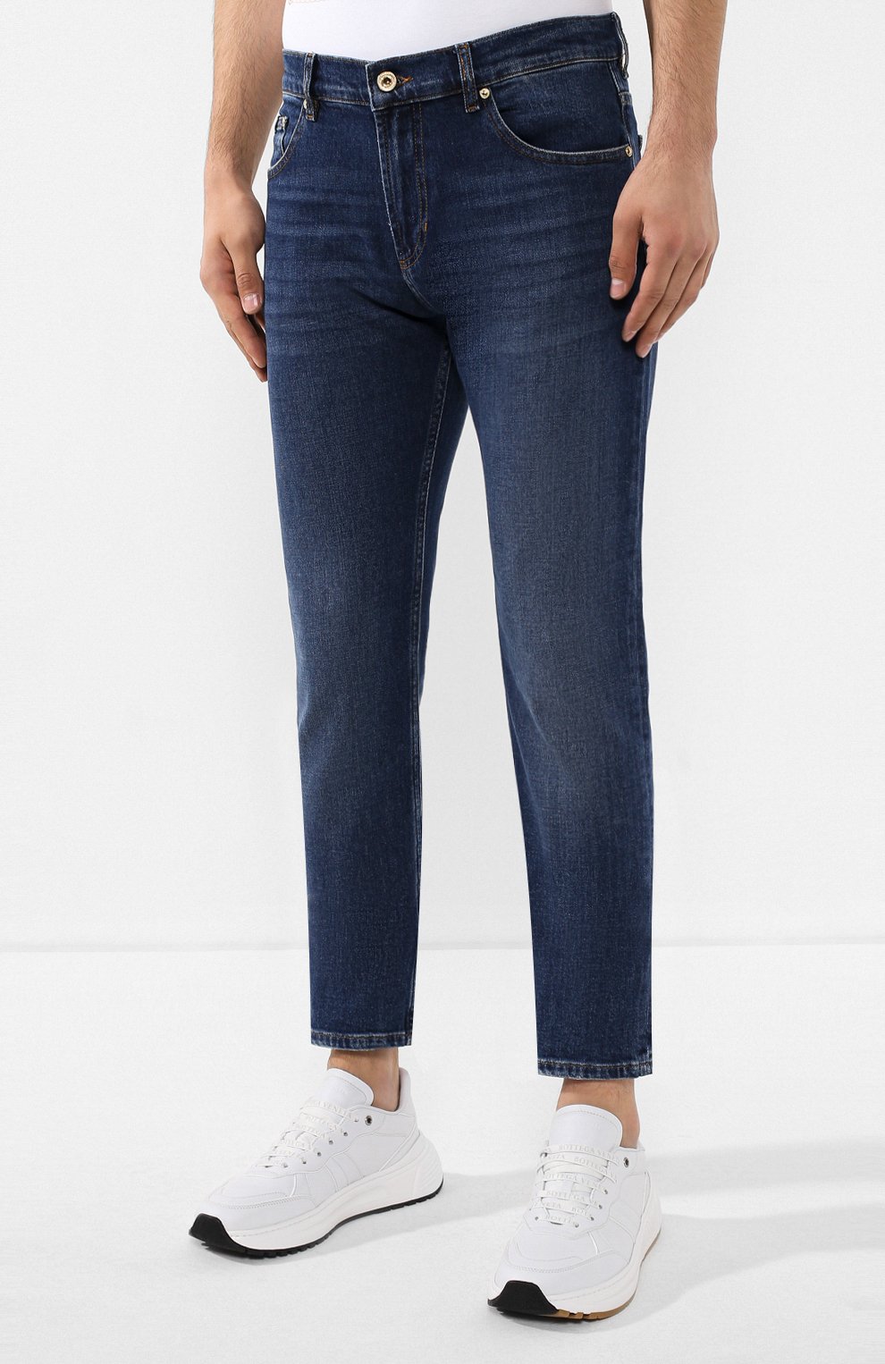 Джинсы VERSACE JEANS COUTURE синего цвета по цене 17300 руб., арт. A2GUA0SN-UUP500 RIC.VJC 19/60511, фото 3 Джинсы VERSACE JEANS COUTURE, арт. A2GUA0SN-UUP500 RIC.VJC 19/60511, фото 3