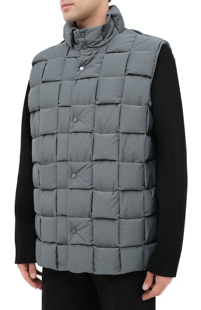 Пуховый жилет BOTTEGA VENETA голубого цвета по цене 295500 руб., арт. 644982/VF4K0, фото 3 Пуховый жилет BOTTEGA VENETA, арт. 644982/VF4K0, фото 3