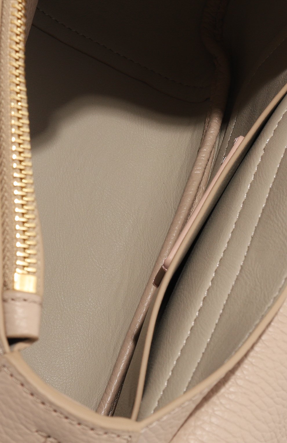 Сумка himma COCCINELLE светло-розового цвета по цене 38000 руб., арт. E1 PDA 18 01 01, фото 5 Сумка himma COCCINELLE, арт. E1 PDA 18 01 01, фото 5