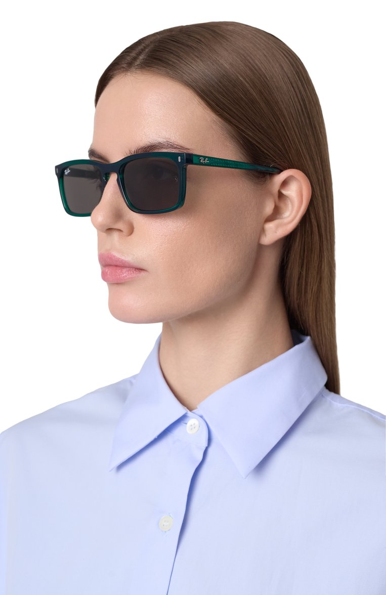 Женские солнцезащитные очки RAY-BAN зеленого цвета, арт. 4435-6615B1 | Фото 3 (Нос: Не проставлено; Региональные ограничения белый список (Axapta Mercury): Не проставлено; Тип очков: С/з; Материал: Пластик; Кросс-КТ: С/з-унисекс; Очки форма: Прямоугольные; Оптика Гендер: оптика-унисекс)