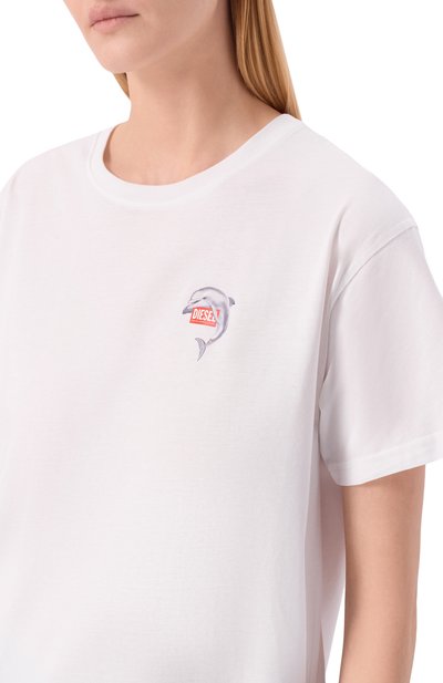 Хлопковая футболка DIESEL белого цвета по цене 7995 руб., арт. A21920/0JMBD, фото 5 Хлопковая футболка DIESEL, арт. A21920/0JMBD, фото 5