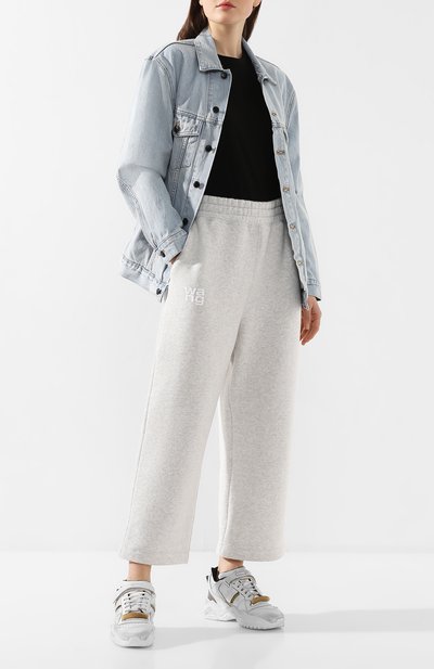 Хлопковые брюки ALEXANDERWANG.T серого цвета по цене 40950 руб., арт. 4CC1204016, фото 2 Хлопковые брюки ALEXANDERWANG.T, арт. 4CC1204016, фото 2