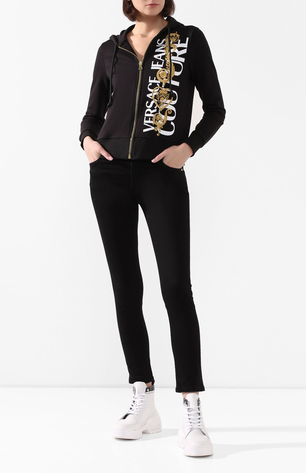 Джинсы VERSACE JEANS COUTURE черного цвета по цене 18400 руб., арт. A1HVB0K4-VDM500 4/60366, фото 2 Джинсы VERSACE JEANS COUTURE, арт. A1HVB0K4-VDM500 4/60366, фото 2