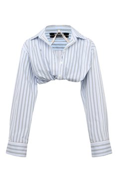 Женская хлопковая рубашка JACQUEMUS голубого цвета, арт. 24E/233SH042 | Фото 1 (Материал внешний: Хлопок; Длина (для топов): Укороченные; Рукава: Длинные; Принт: С принтом, Полоска; Стили: Кэжуэл; Женское Кросс-КТ: Рубашка-одежда)
