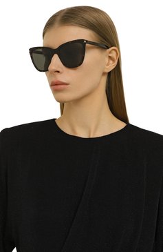 Женские солнцезащитные очки SAINT LAURENT коричневого цвета, арт. SL 548 SLIM 002 | Фото 2 (Региональные ограничения белый список (Axapta Mercury): Не проставлено; Нос: Не проставлено; Материал: Пластик; Тип очков: С/з; Очки форма: Квадратные, Cat-eye; Оптика Гендер: оптика-женское)