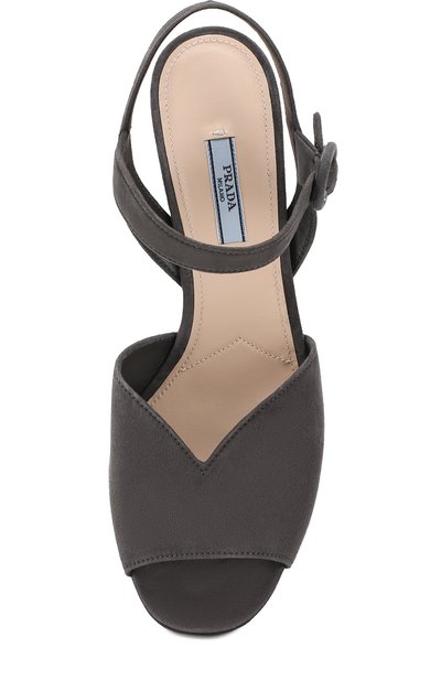 Замшевые босоножки на устойчивом каблуке и платформе PRADA серого цвета по цене 85000 руб., арт. 1XP39A-8-F0471-B085, фото 5 Замшевые босоножки на устойчивом каблуке и платформе PRADA, арт. 1XP39A-8-F0471-B085, фото 5