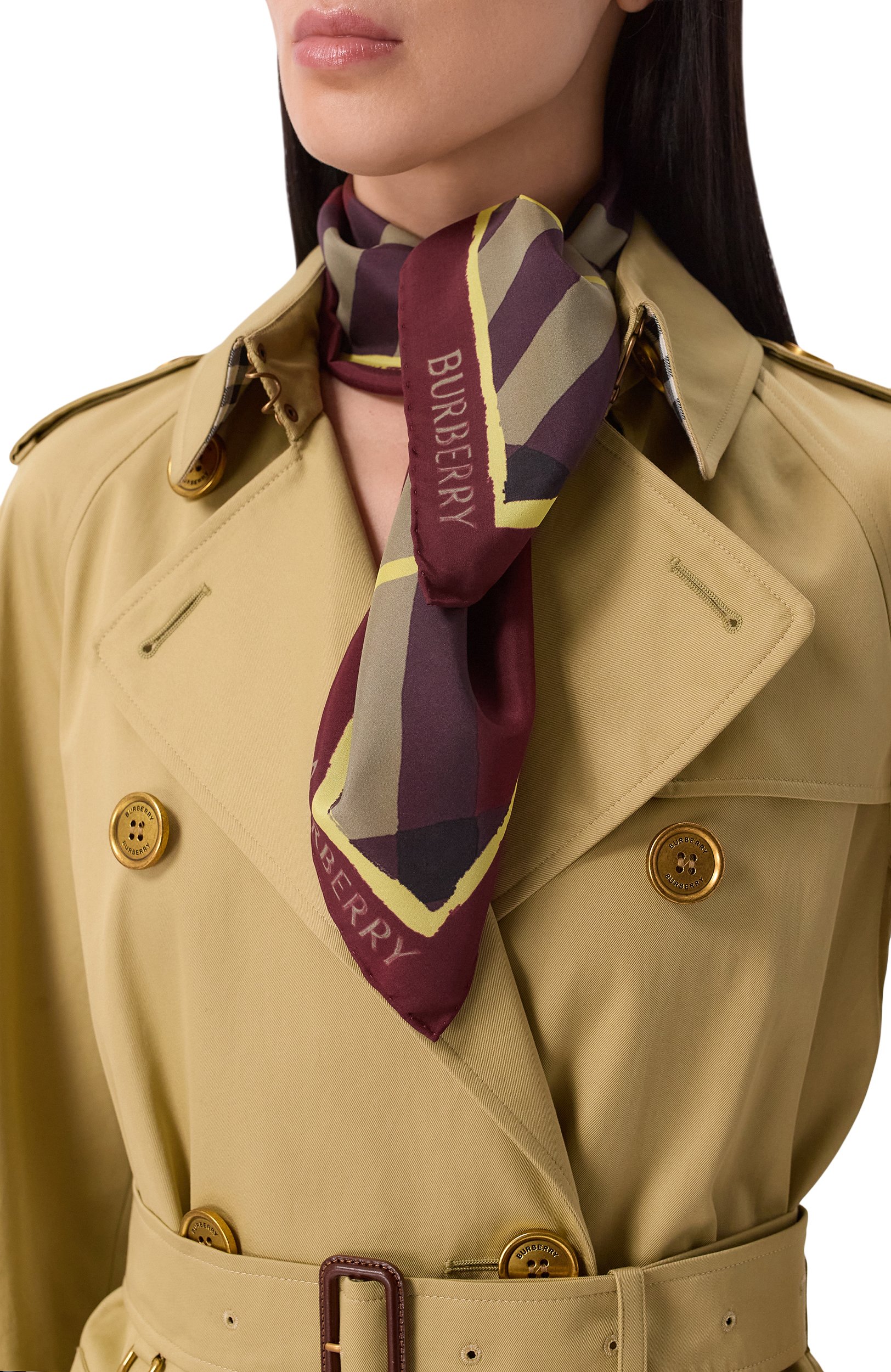 Шелковый платок BURBERRY красного цвета по цене 59950 руб., арт. 8126947, фото 2 Шелковый платок BURBERRY, арт. 8126947, фото 2