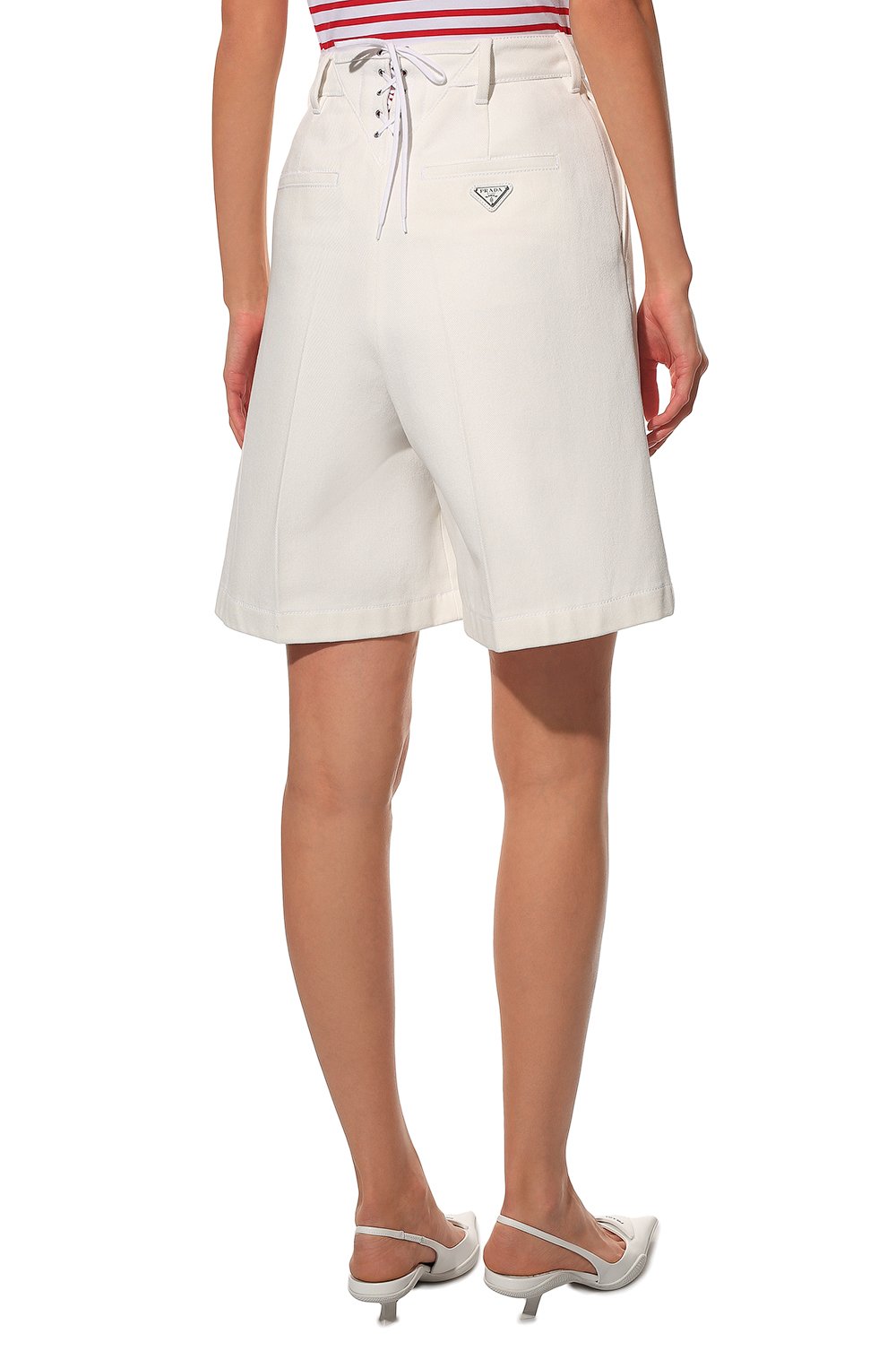Хлопковые шорты PRADA молочного цвета по цене 110000 руб., арт. P232G-10VM-F0009-221, фото 4 Хлопковые шорты PRADA, арт. P232G-10VM-F0009-221, фото 4