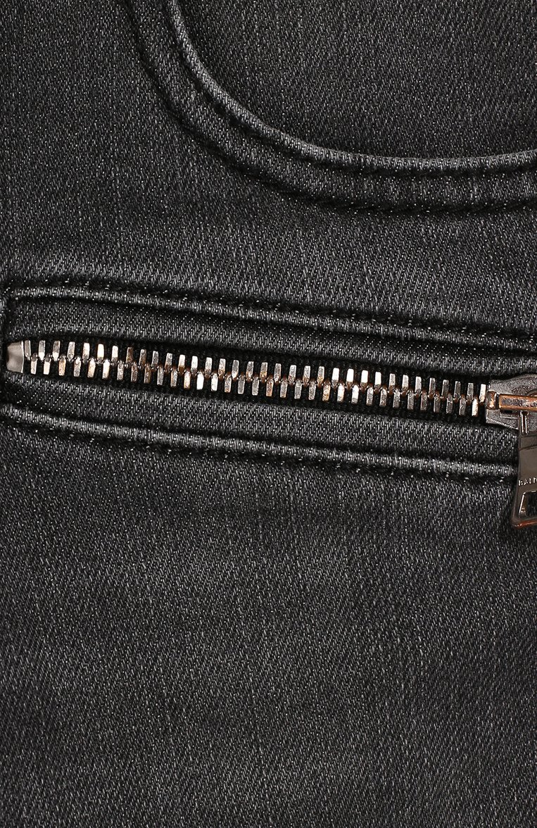 Детские джинсы BALMAIN серого цвета, арт. 6M6560/MD700/4-10 | Фото 3 (Детали: Декор; Материал сплава: Проставлено; Нос: Не проставлено; Материал внешний: Хлопок; Статус проверки: Проверена категория)