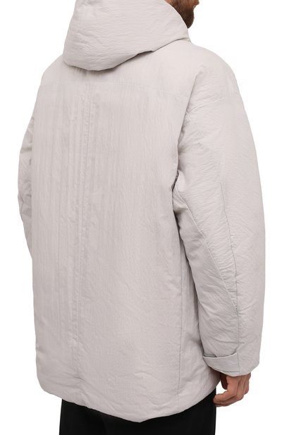 Пуховая куртка KAZUYUKI KUMAGAI светло-серого цвета по цене 99500 руб., арт. AC12-212, фото 4 Пуховая куртка KAZUYUKI KUMAGAI, арт. AC12-212, фото 4