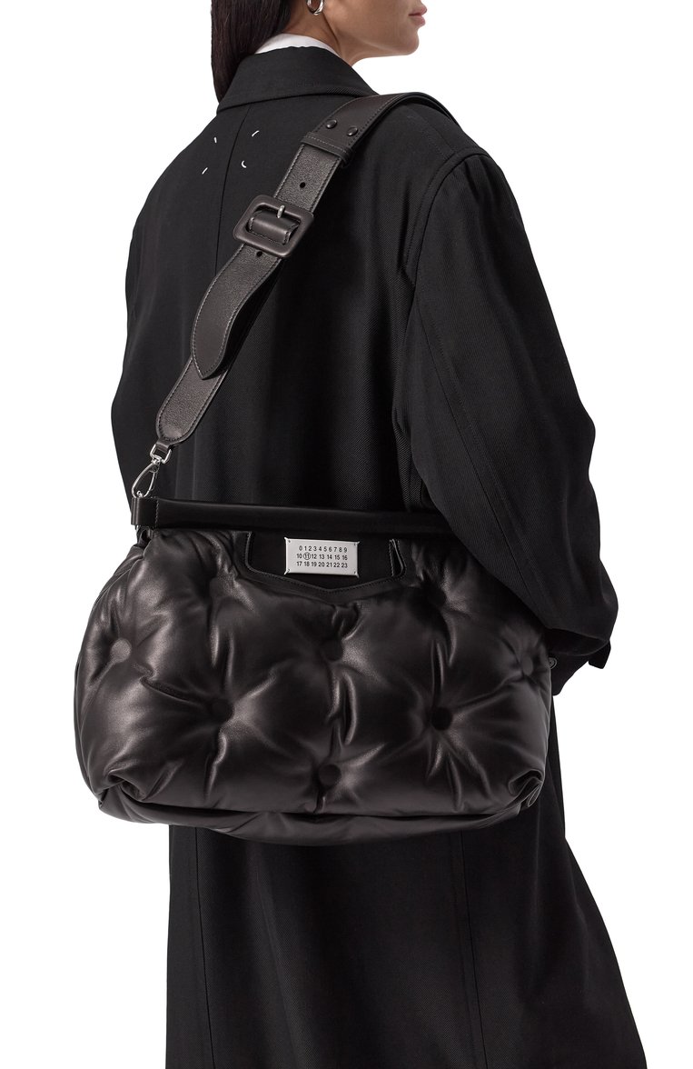 Женская сумка glam slam classique medium MAISON MARGIELA черного цвета, арт. SB1WG0034/P4300 | Фото 2 (Ремень/цепочка: На ремешке; Материал: Натуральная кожа; Размер: medium; Автоматизация состава: Проставлено; Автоматизация ТО: Проставлено)