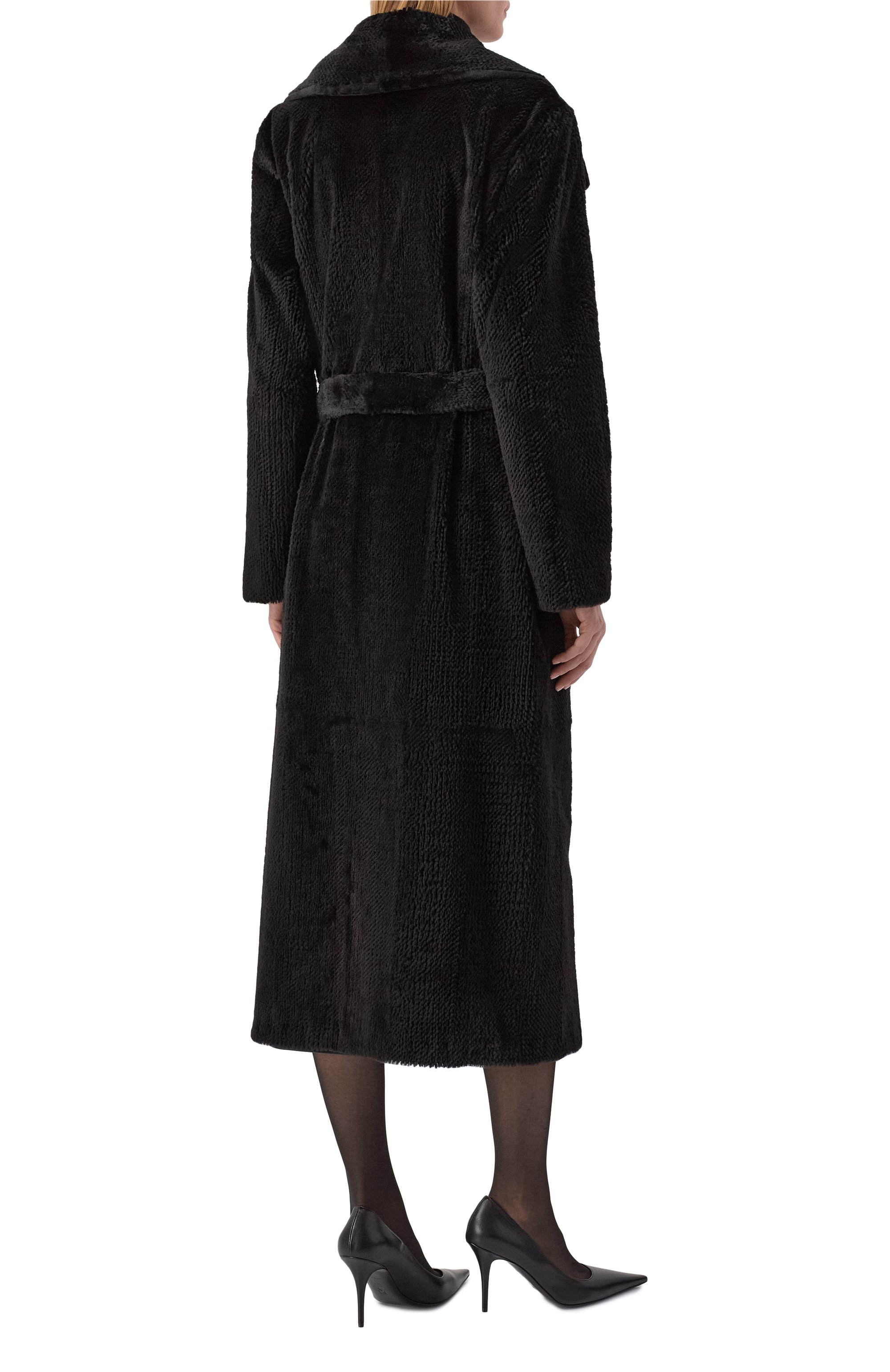 Шуба из норки MVST черного цвета по цене 2345000 руб., арт. M013/MINK PERFORATED, фото 4 Шуба из норки MVST, арт. M013/MINK PERFORATED, фото 4