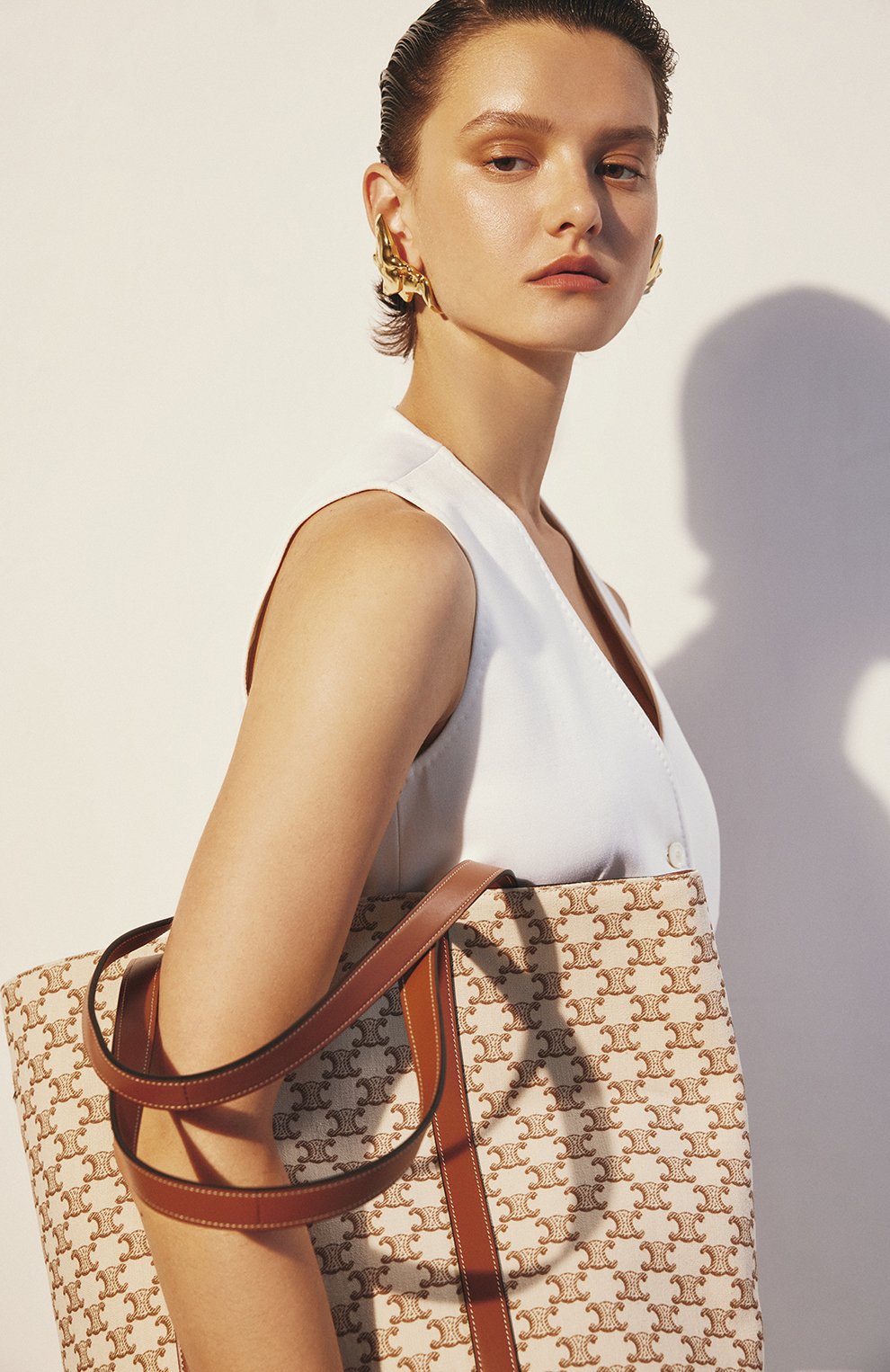 Серьги NINA RICCI золотого цвета по цене 47900 руб., арт. 23ABB0078, фото 4 Серьги NINA RICCI, арт. 23ABB0078, фото 4