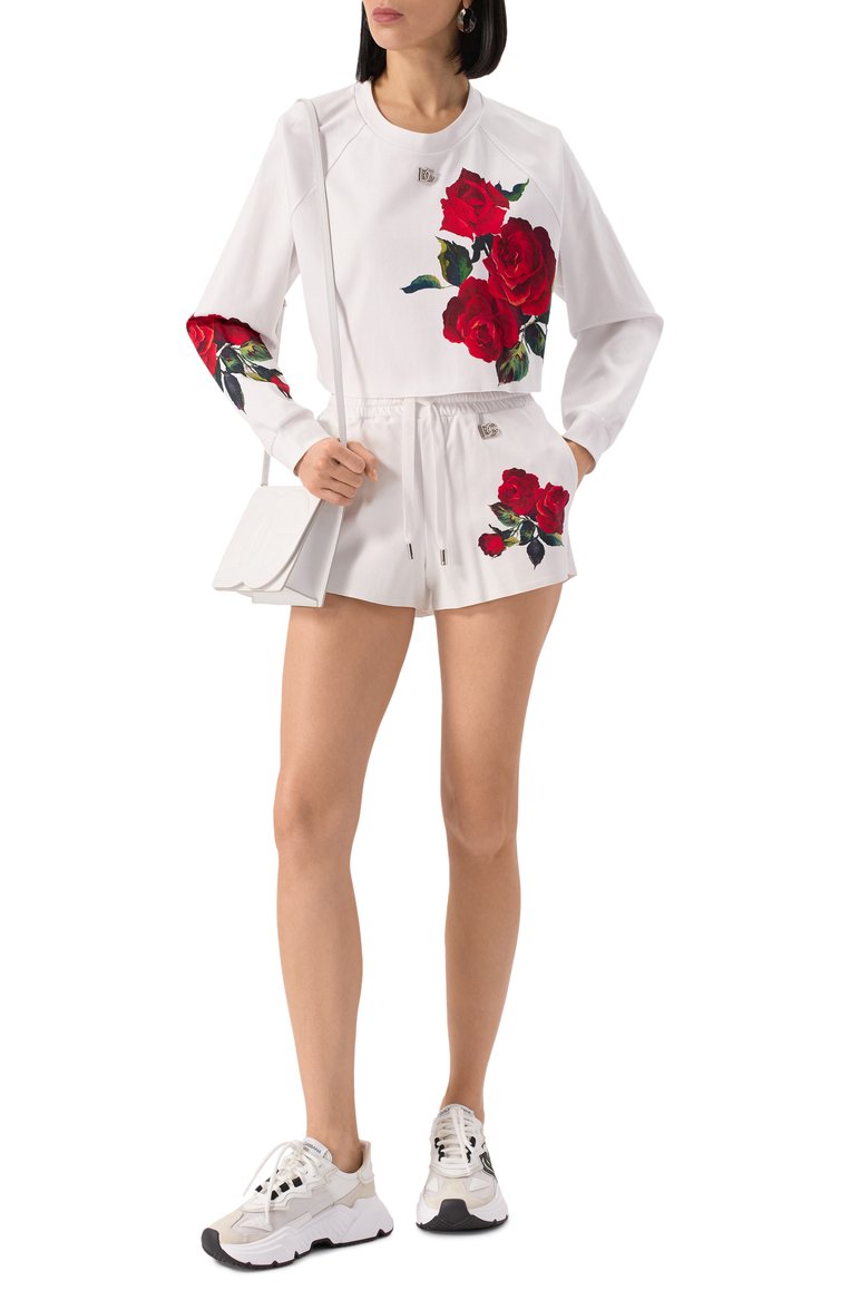 Женские хлопковые шорты DOLCE & GABBANA белого цвета, арт. FTCKKT/GDCZZ | Фото 2 (Длина Ж (юбки, платья, шорты): Мини; Материал внешний: Хлопок; Стили: Спорт-шик; Размерность: Идёт в размер; Автоматизация состава: Проставлено; Автоматизация ТО: Проставлено)