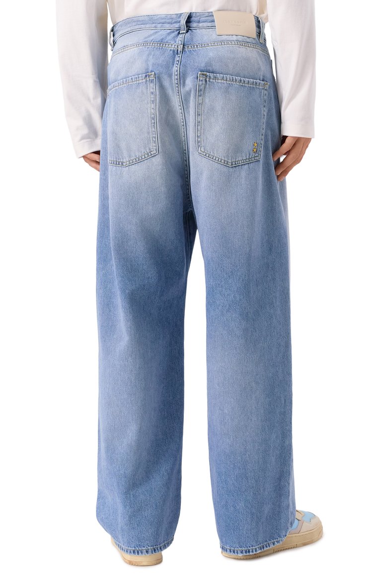 Мужские джинсы ICON DENIM LA голубого цвета, арт. GAB | Фото 4 (Длина (брюки, джинсы): Стандартные; Материал внешний: Хлопок, Деним; Детали: Делаве; Силуэт М (брюки): Широкие; Кросс-КТ: Деним; Стили: Streetwear; Автоматизация ТО: Проставлено; Автоматизация состава: Проставлено)