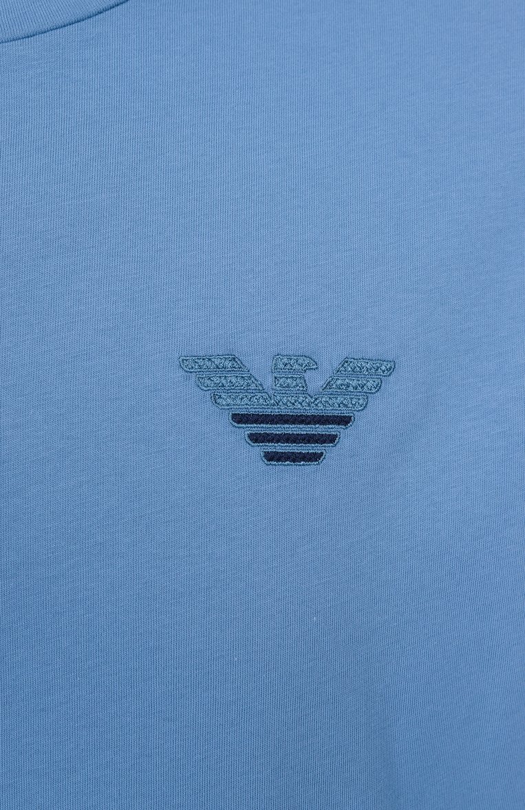 Мужская хлопковая футболка EMPORIO ARMANI голубого цвета, арт. EM000574/AF12334 | Фото 6 (Автоматизация состава: Проставлено; Материал внешний: Хлопок; Длина (для топов): Стандартные; Автоматизация ТО: Проставлено; Рукава: Короткие; Мужское Кросс-КТ: Футболка-одежда; Принт: Без принта; Стили: Кэжуэл; Детали: Без декора)