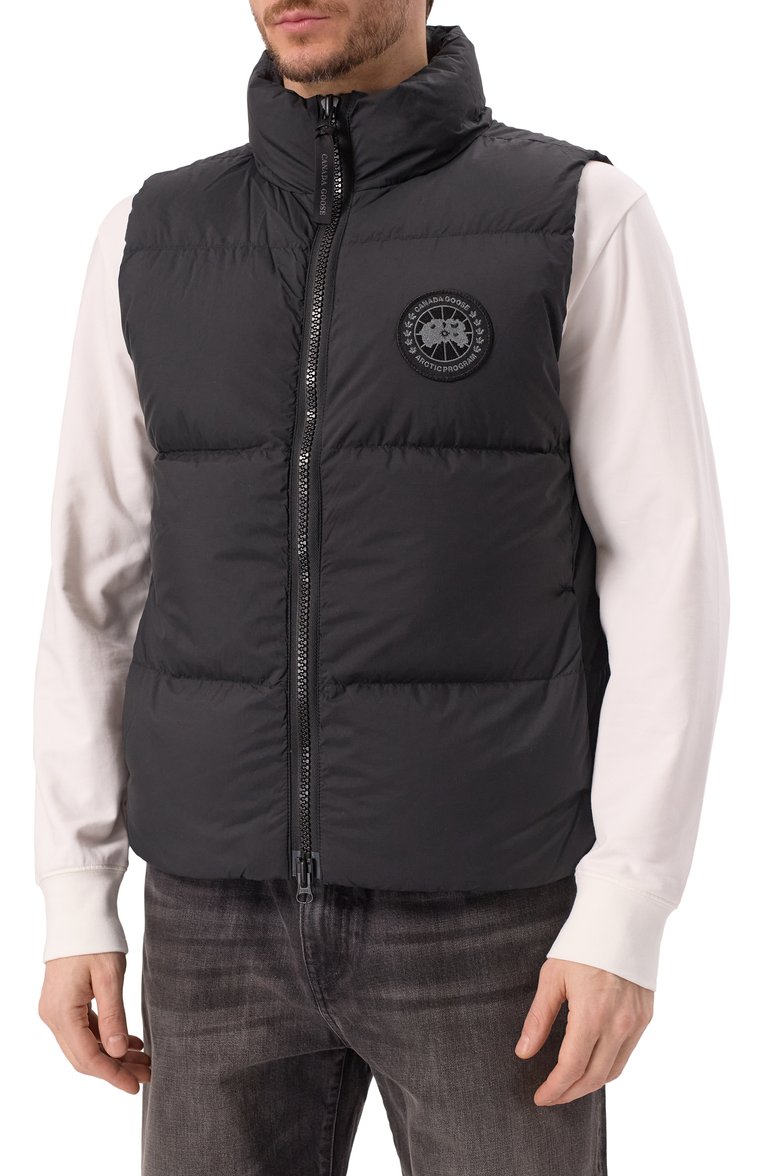 Мужской пуховый жилет lawrence CANADA GOOSE черного цвета, арт. 2804MB | Фото 3 (Материал сплава: Проставлено; Материал утеплителя: Пух и перо; Драгоценные камни: Проставлено; Длина (верхняя одежда): Короткие; Материал подклада: Синтетический материал; Мужское Кросс-КТ: жилеты-объемные; Стили: Кэжуэл; Материал внешний: Синтетический материал)