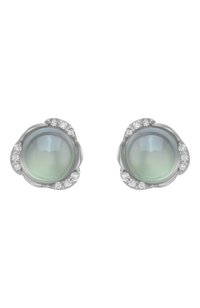 Серьги LUCKY ZNAKY бесцветного цвета по цене 299000 руб., арт. MERLYZ-ORX02-BTWMS-W-8 MM, фото 1 Серьги LUCKY ZNAKY, арт. MERLYZ-ORX02-BTWMS-W-8 MM, фото 1