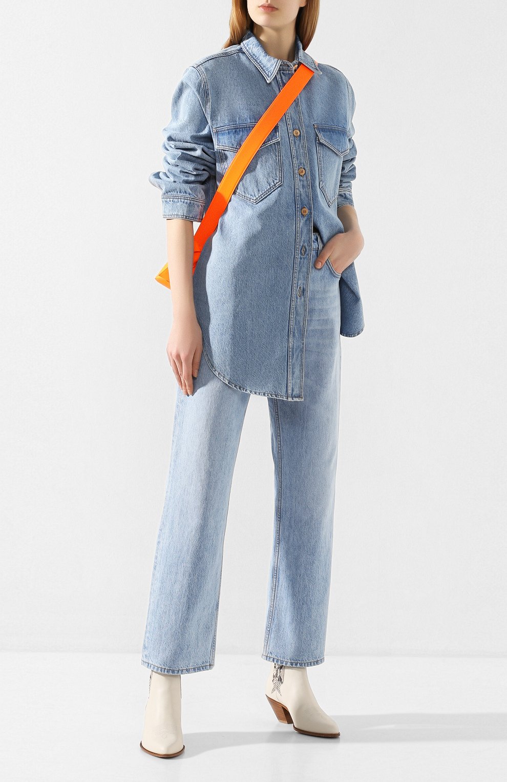 Джинсы NANUSHKA голубого цвета по цене 34700 руб., арт. AMARILL0_BLUE WASH_RIGID DENIM, фото 2 Джинсы NANUSHKA, арт. AMARILL0_BLUE WASH_RIGID DENIM, фото 2