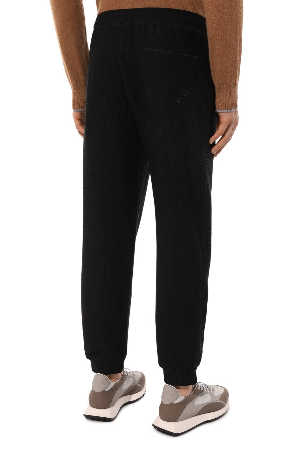Джоггеры GIORGIO ARMANI черного цвета по цене 96350 руб., арт. 3DSP74/SJFJZ, фото 4 Джоггеры GIORGIO ARMANI, арт. 3DSP74/SJFJZ, фото 4
