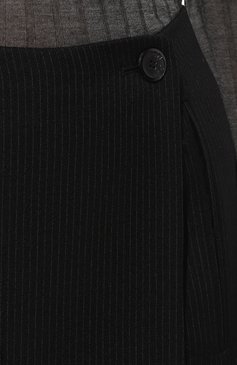 Женская шерстяная юбка PRADA черного цвета, арт. P122T-1ZMM-F0002-212 | Фото 5 (Длина Ж (юбки, платья, шорты): До колена; Стили: Кэжуэл; Материал сплава: Проставлено; Драгоценные камни: Проставлено; Материал внешний: Шерсть; Женское Кросс-КТ: Юбка-одежда)
