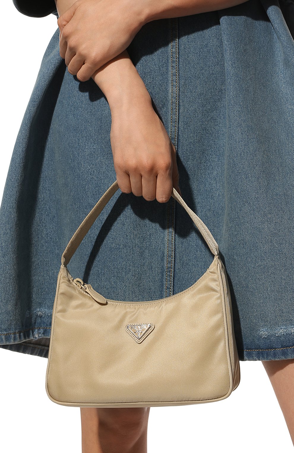 Сумка prada re-edition 2000 PRADA бежевого цвета по цене 92000 руб., арт. 1NE515-RDH0-F0F24, фото 2 Сумка prada re-edition 2000 PRADA, арт. 1NE515-RDH0-F0F24, фото 2