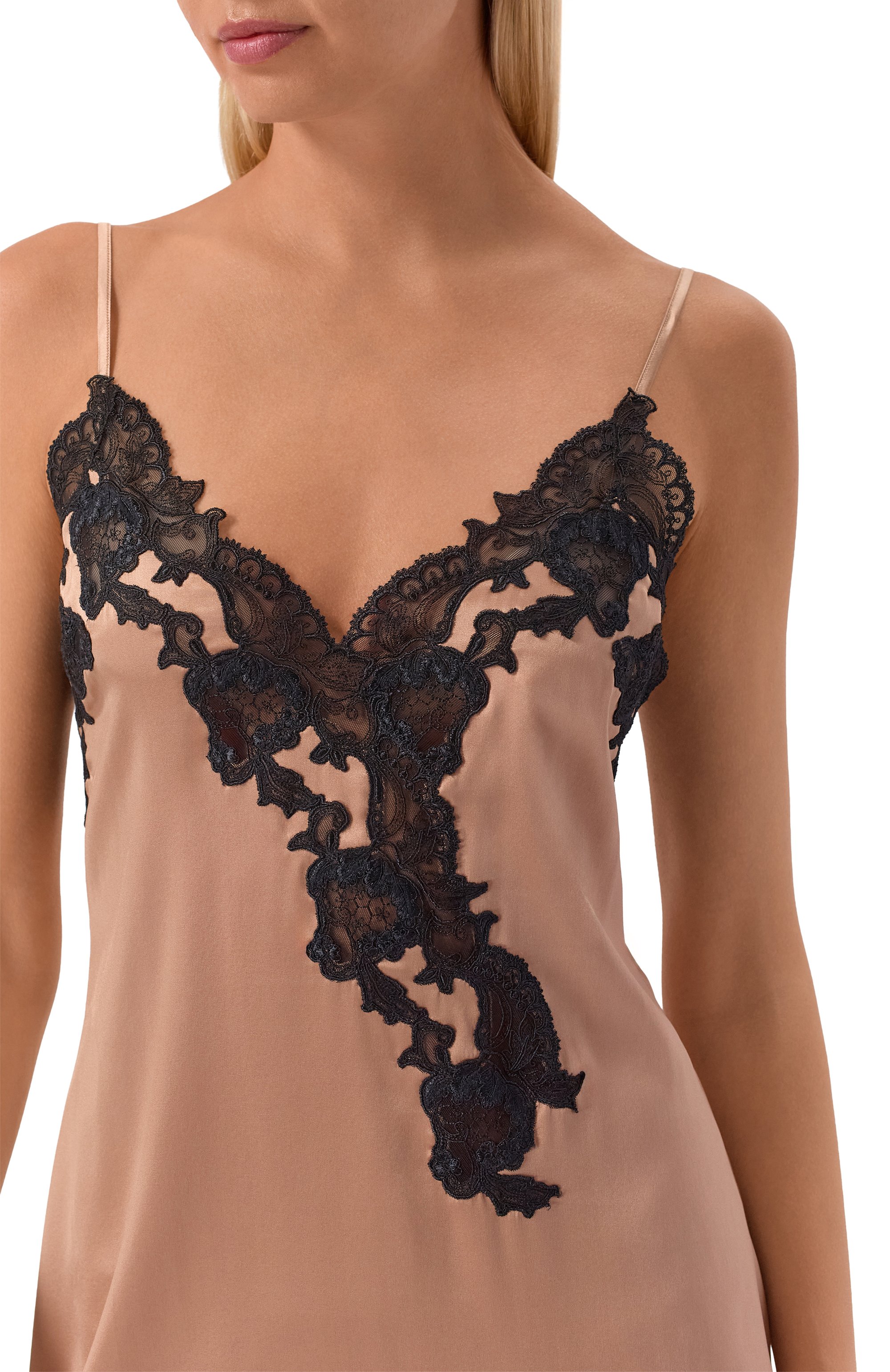 Шелковая сорочка C.ALLA бежевого цвета по цене 65550 руб., арт. DV0320 S0, фото 4 Шелковая сорочка C.ALLA, арт. DV0320 S0, фото 4