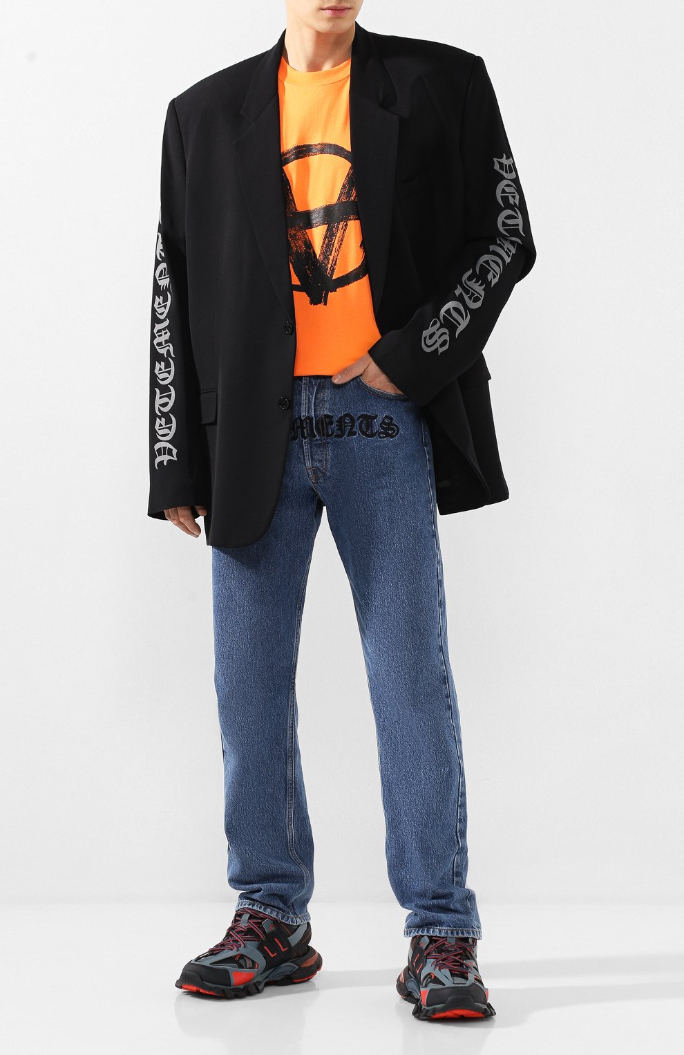 Пиджак из смеси вискозы и шерсти VETEMENTS черного цвета по цене 138500 руб., арт. SS20JA143 1501/M, фото 2 Пиджак из смеси вискозы и шерсти VETEMENTS, арт. SS20JA143 1501/M, фото 2