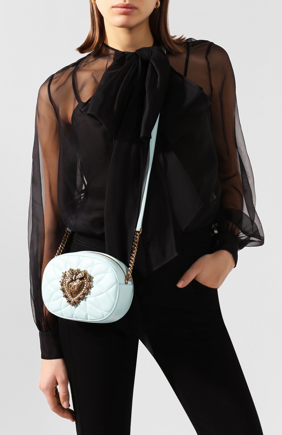 Сумка devotion DOLCE & GABBANA голубого цвета по цене 120500 руб., арт. BB6704/AV967, фото 2 Сумка devotion DOLCE & GABBANA, арт. BB6704/AV967, фото 2