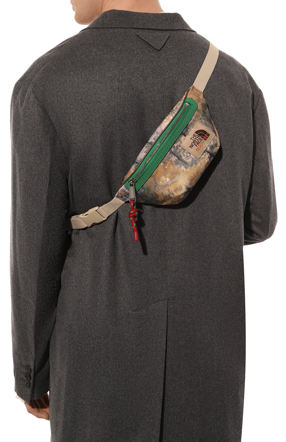 Поясная сумка the north face x gucci GUCCI бежевого цвета по цене 122400 руб., арт. 650299 UIMBN, фото 2 Поясная сумка the north face x gucci GUCCI, арт. 650299 UIMBN, фото 2