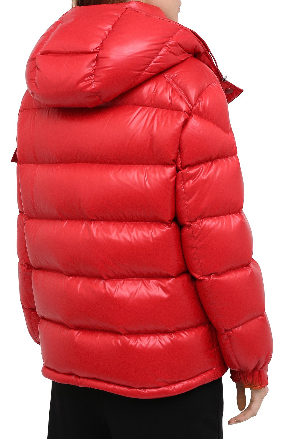 Пуховик MONCLER красного цвета по цене 106000 руб., арт. F2-093-1A576-00-C0064, фото 4 Пуховик MONCLER, арт. F2-093-1A576-00-C0064, фото 4