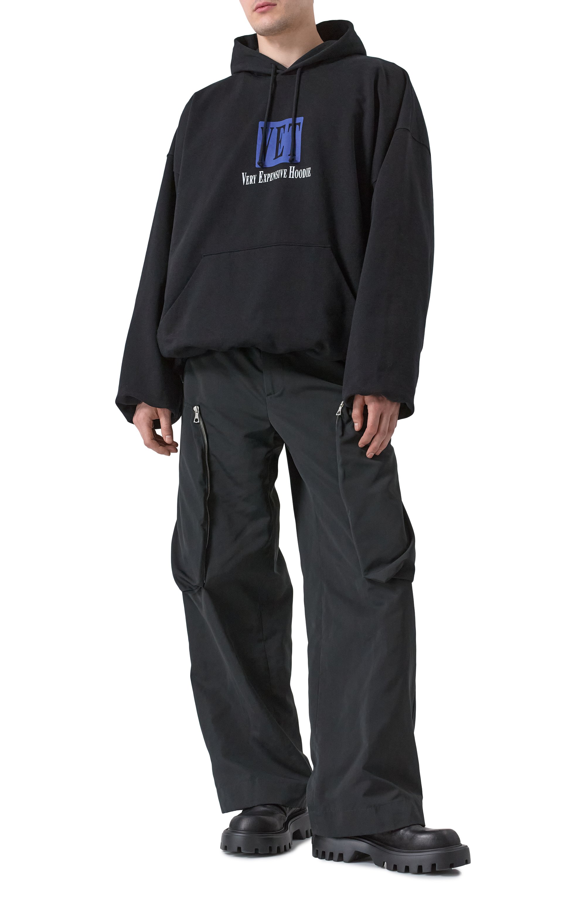 Хлопковое худи VETEMENTS черного цвета по цене 91950 руб., арт. UA66HD640B, фото 2 Хлопковое худи VETEMENTS, арт. UA66HD640B, фото 2