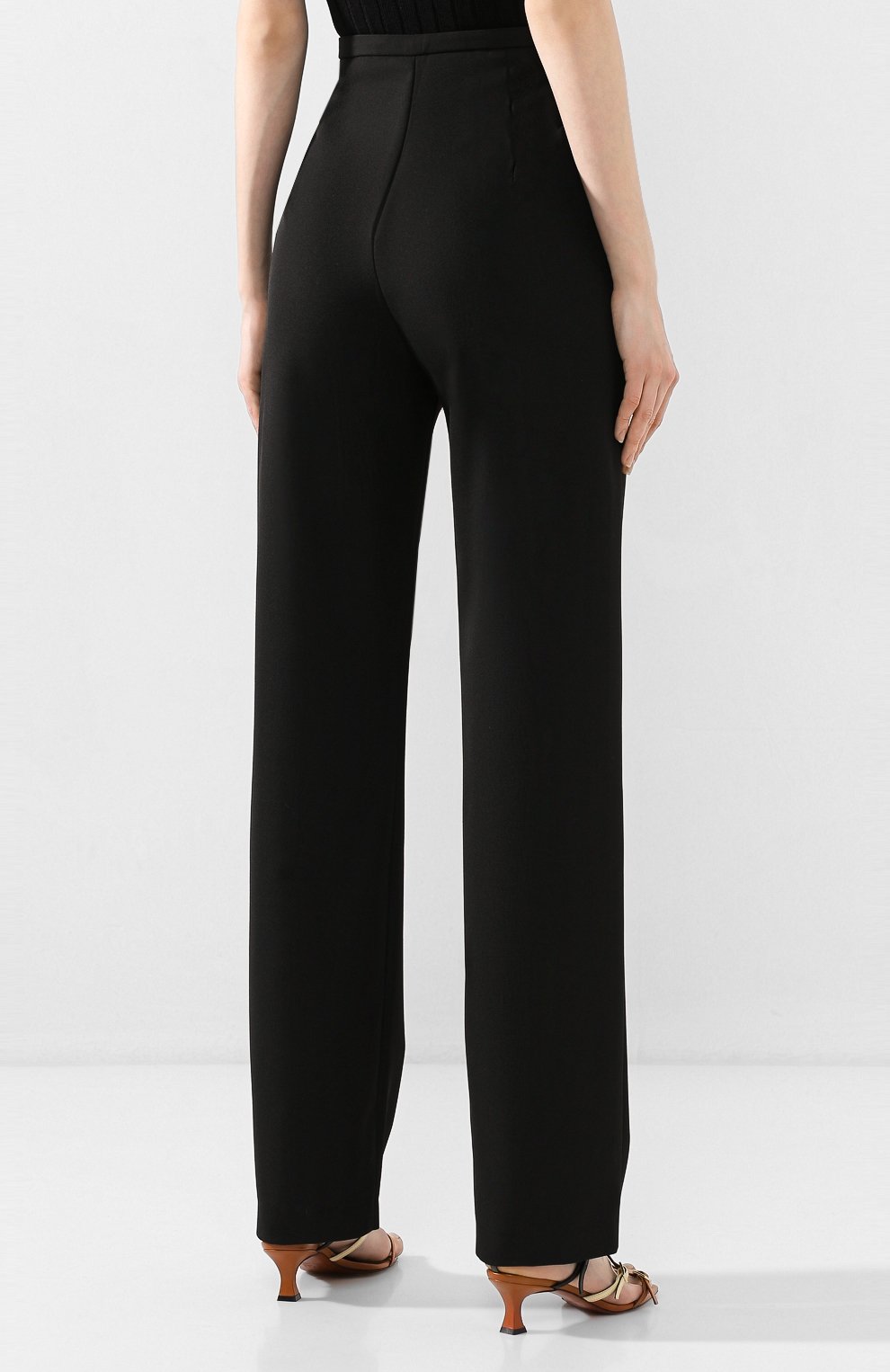 Брюки TOTEME черного цвета по цене 34300 руб., арт. ARLES 202-202-701, фото 4 Брюки TOTEME, арт. ARLES 202-202-701, фото 4