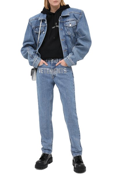 Джинсы VETEMENTS голубого цвета по цене 113000 руб., арт. WAH21PA132 2803/LIGHT BLUE, фото 3 Джинсы VETEMENTS, арт. WAH21PA132 2803/LIGHT BLUE, фото 3