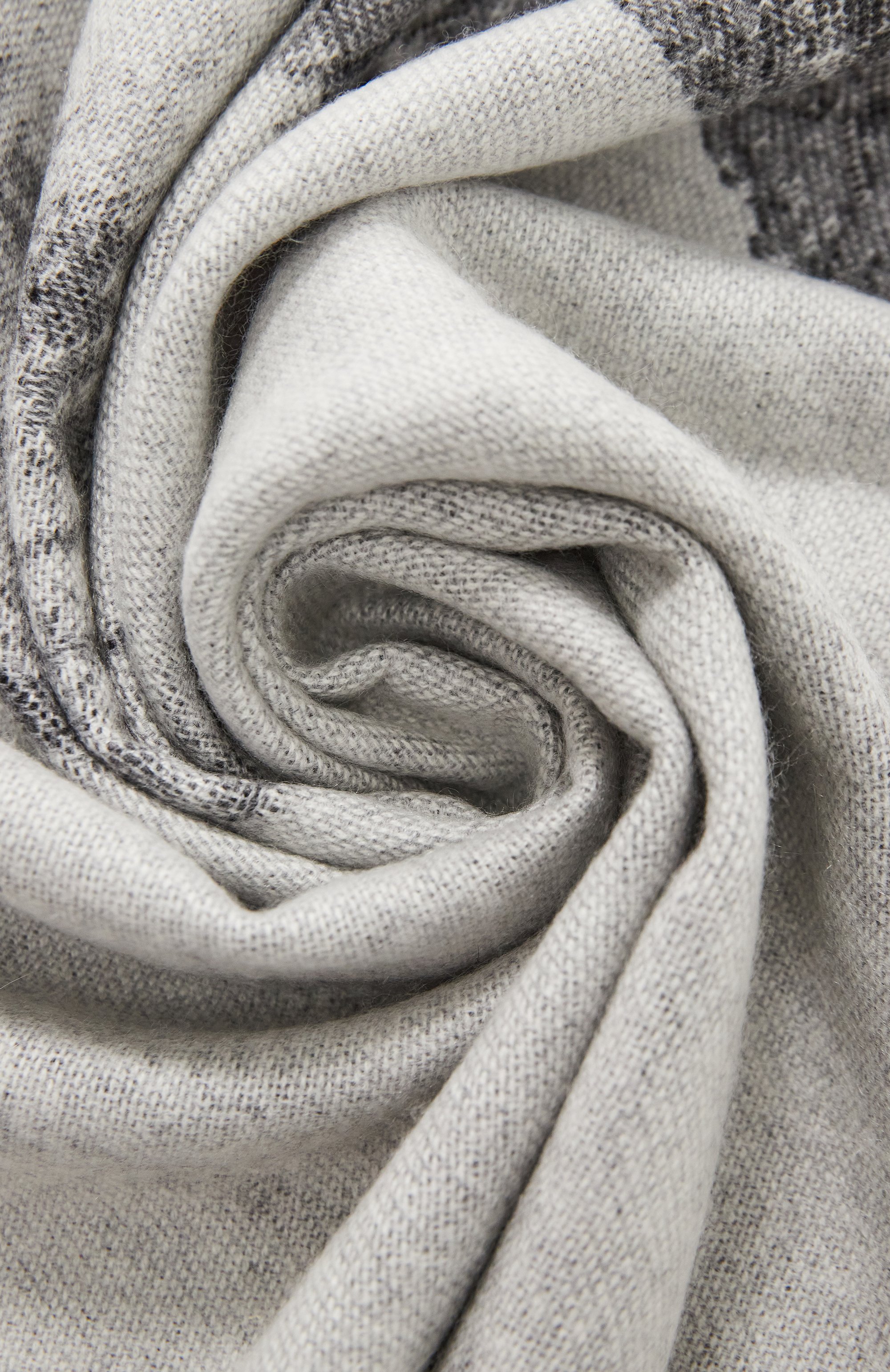 Кашемировый плед волки STEFANO RICCI коричневого цвета по цене 356500 руб., арт. MWA4300090/8394, фото 2 Кашемировый плед волки STEFANO RICCI, арт. MWA4300090/8394, фото 2