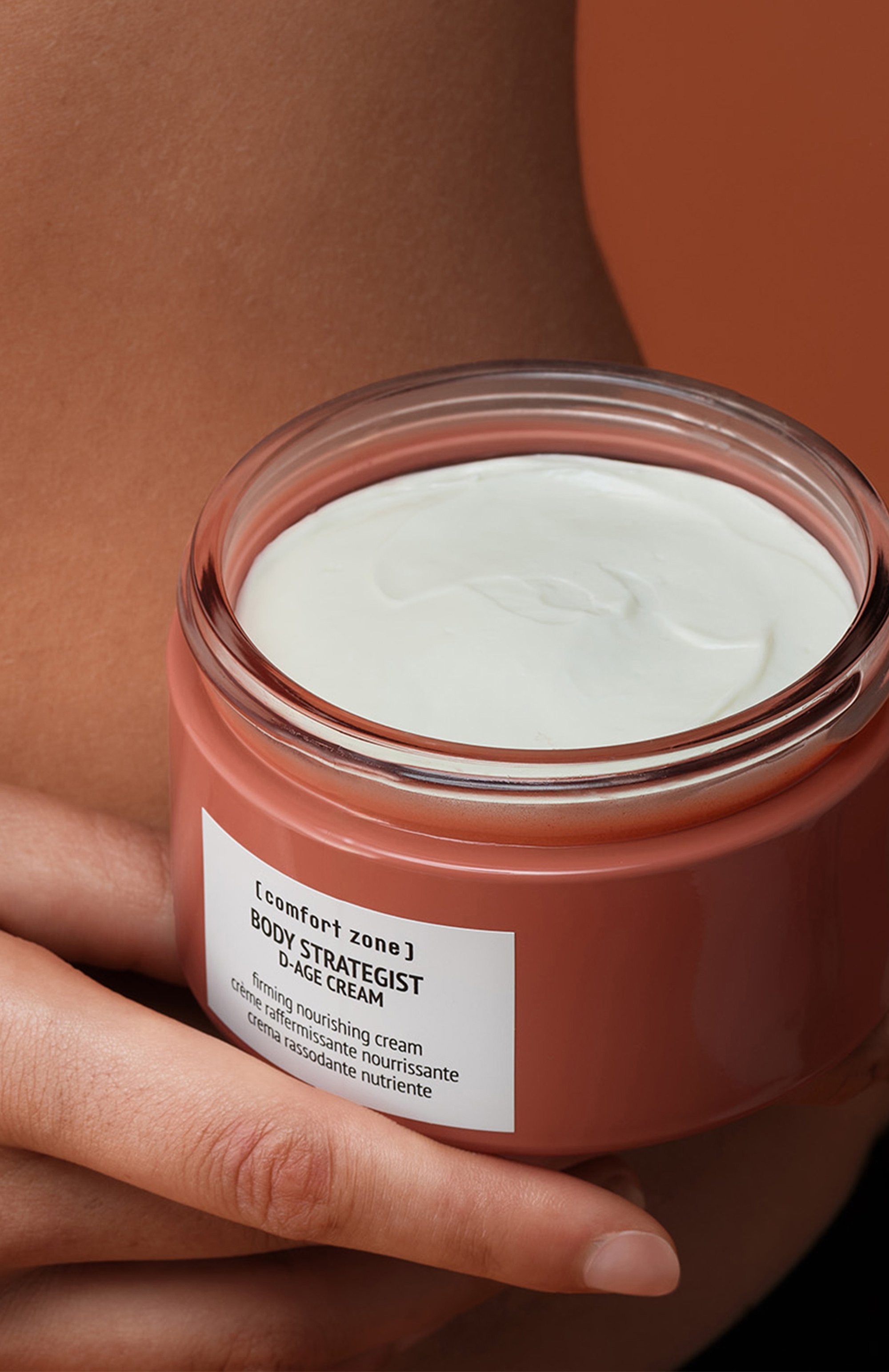 Укрепляющий крем для тела d-age body strategist (180ml) COMFORT ZONE бесцветного цвета по цене 10530 руб., арт. 11981, фото 3 Укрепляющий крем для тела d-age body strategist (180ml) COMFORT ZONE, арт. 11981, фото 3