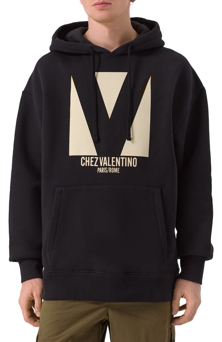 Мужской хлопковое худи VALENTINO черного цвета, арт. 6V3MF28NAQA | Фото 3 (Материал внешний: Хлопок; Длина (для топов): Удлине�нные; Рукава: Длинные; Принт: С принтом; Мужское Кросс-КТ: Худи-одежда; Стили: Кэжуэл; Автоматизация состава: Проставлено; Автоматизация ТО: Проставлено)