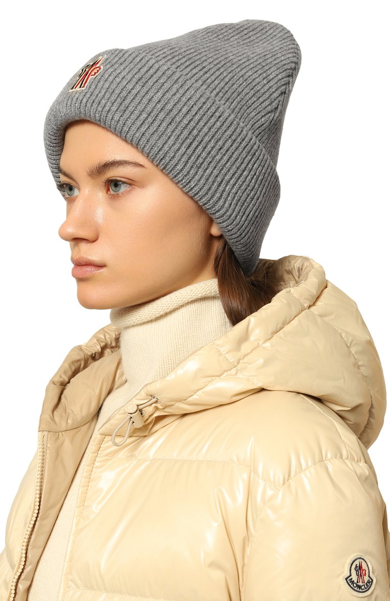 Женская шерстяная шапка MONCLER серого цвета, арт. 3B000-09-M1115 | Фото 2 (Нос: Не проставлено; Материал: Текстиль, Шерсть; Материал сплава: Проставлено)