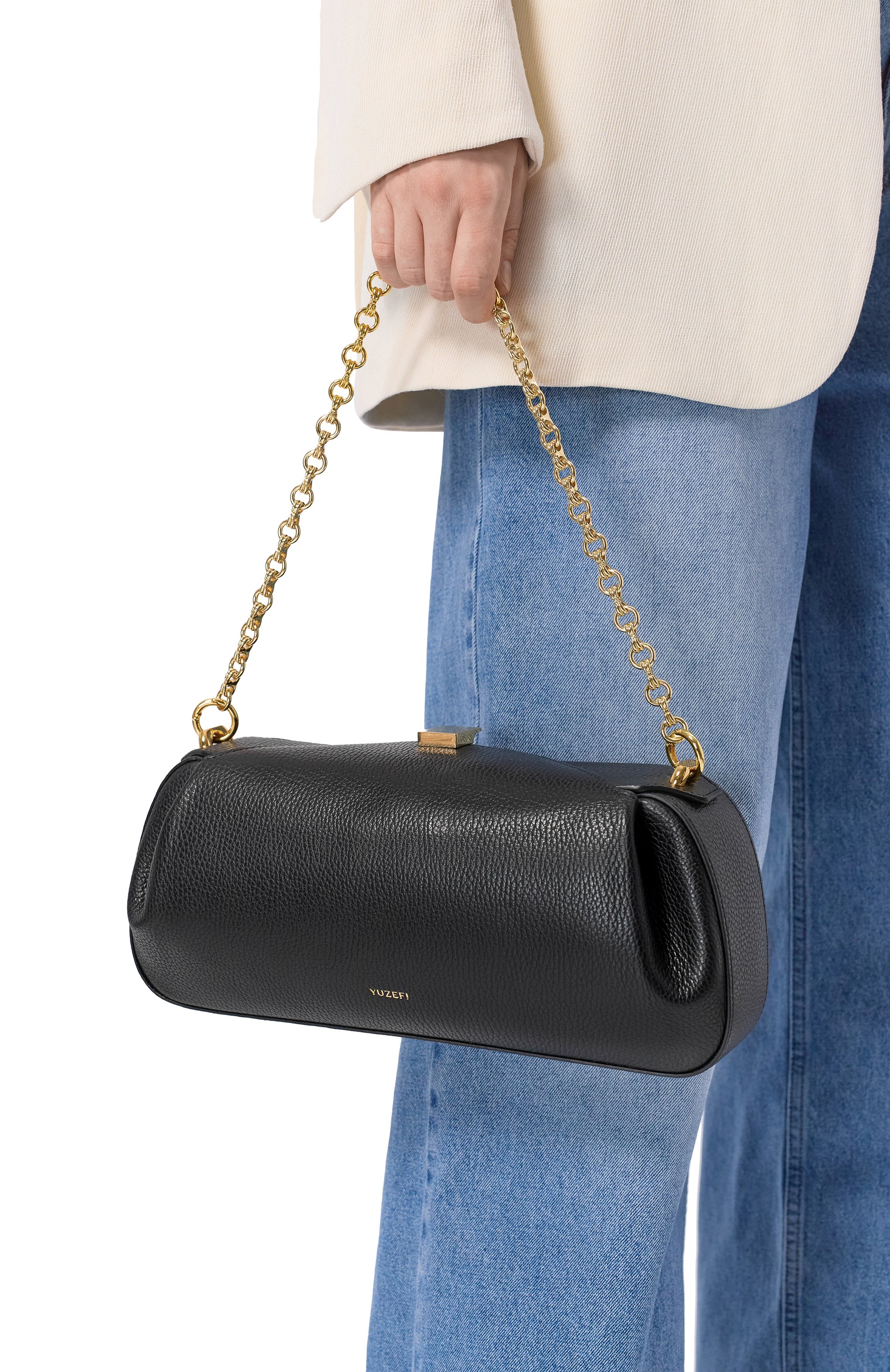 Сумка oyster clutch YUZEFI черного цвета по цене 83800 руб., арт. 0YSTER CLUTCH/PEBBLE GRAIN LEATHER, фото 2 Сумка oyster clutch YUZEFI, арт. 0YSTER CLUTCH/PEBBLE GRAIN LEATHER, фото 2