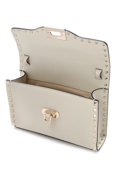 Сумка rockstud VALENTINO кремового цвета по цене 144000 руб., арт. UW2B0181/B0L, фото 4 Сумка rockstud VALENTINO, арт. UW2B0181/B0L, фото 4